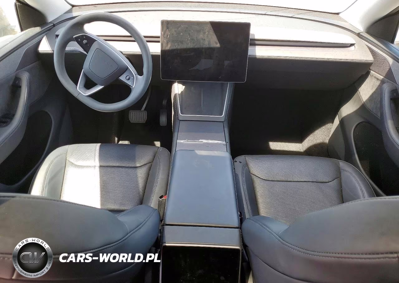 2026 Tesla Model Y VIN:7SAYGDEE2TF343637 - 8