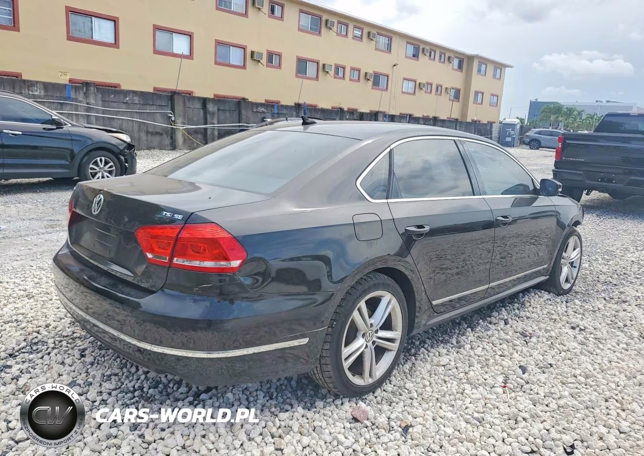 2015 Volkswagen Passat Se VIN:1VWBS7A30FC030477 - 3