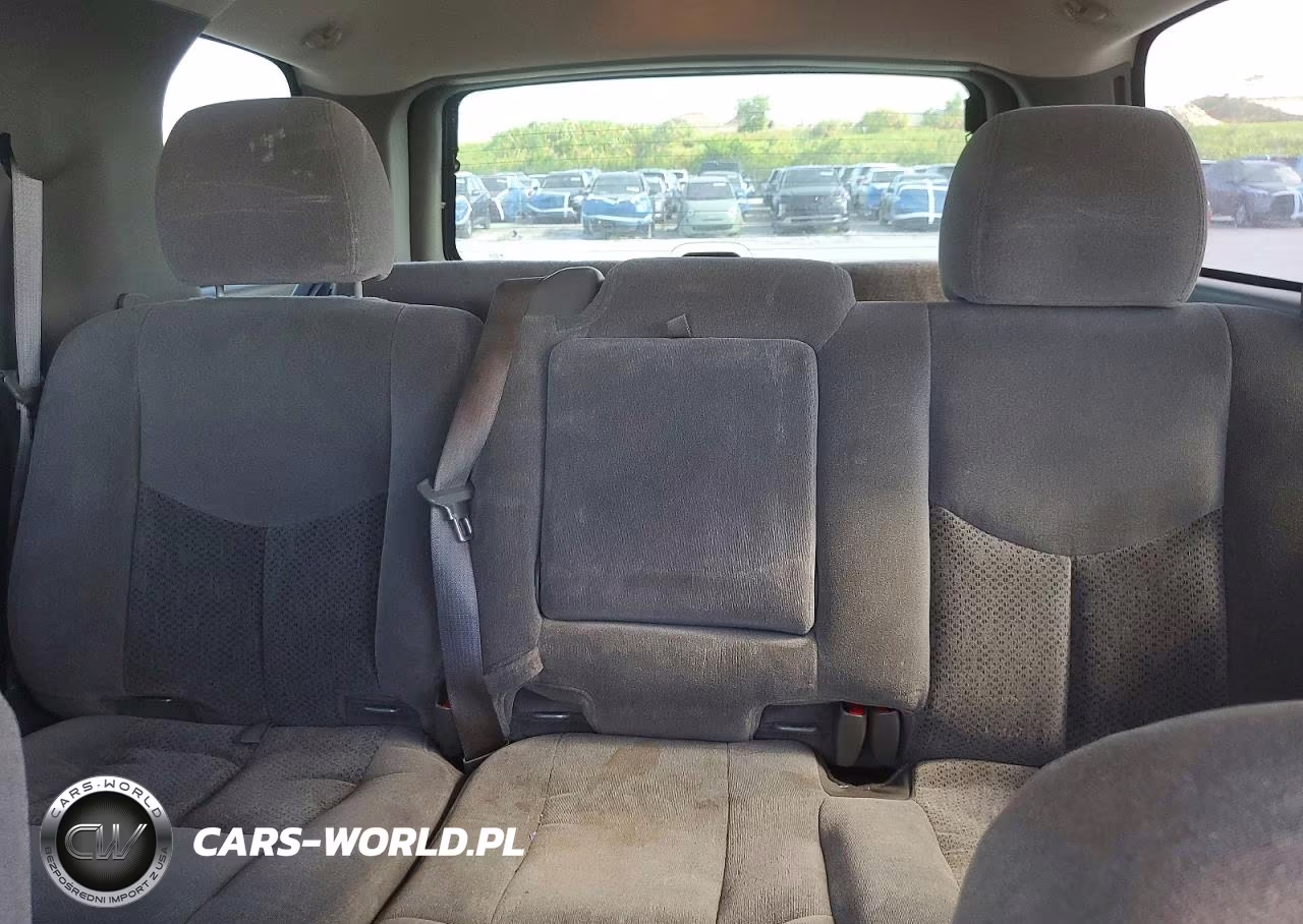 2004 Chevrolet Tahoe C1500 VIN:1GNEC13V74R320001 - 10