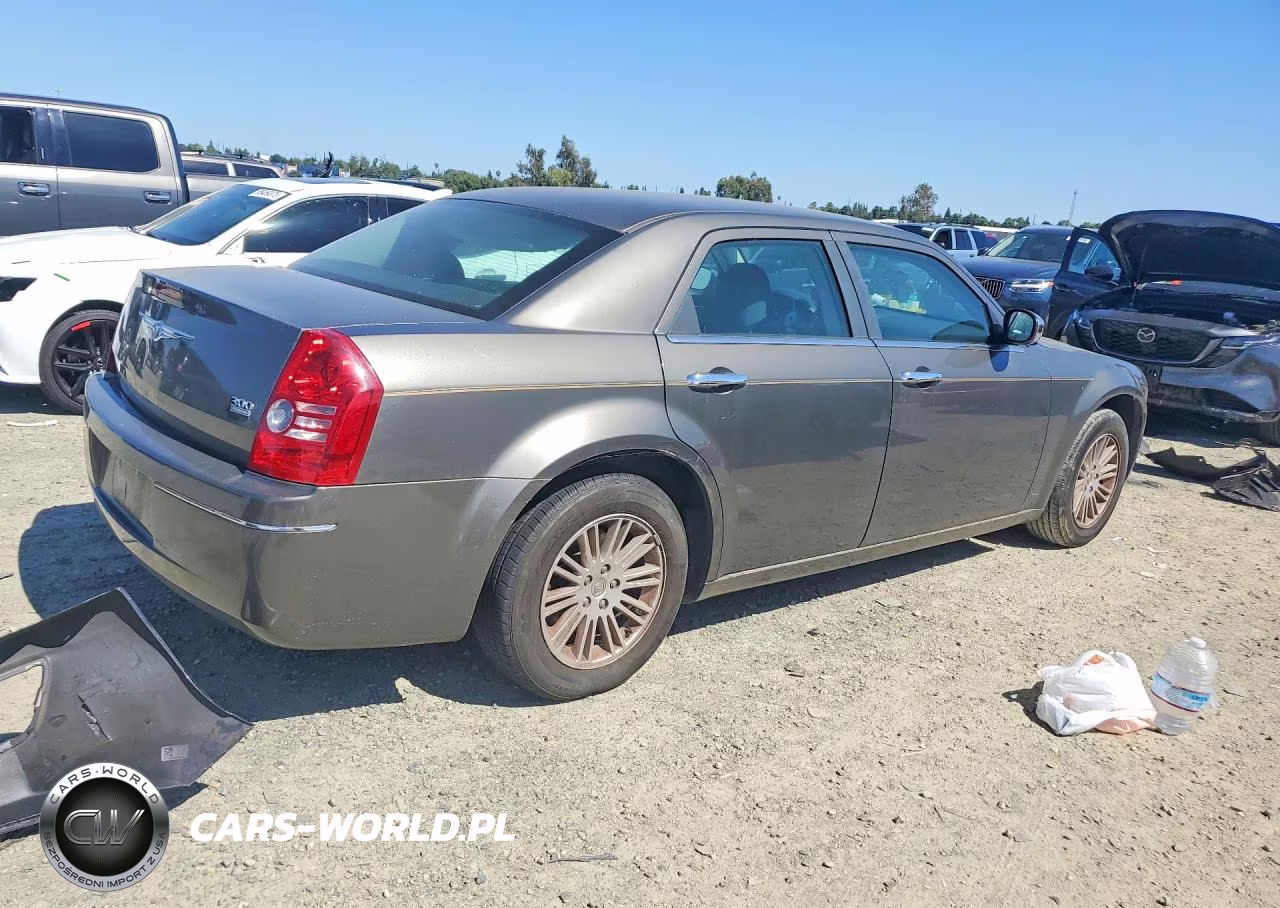 2010 Chrysler 300 Touring VIN:2C3CA4CD3AH112664 - 3