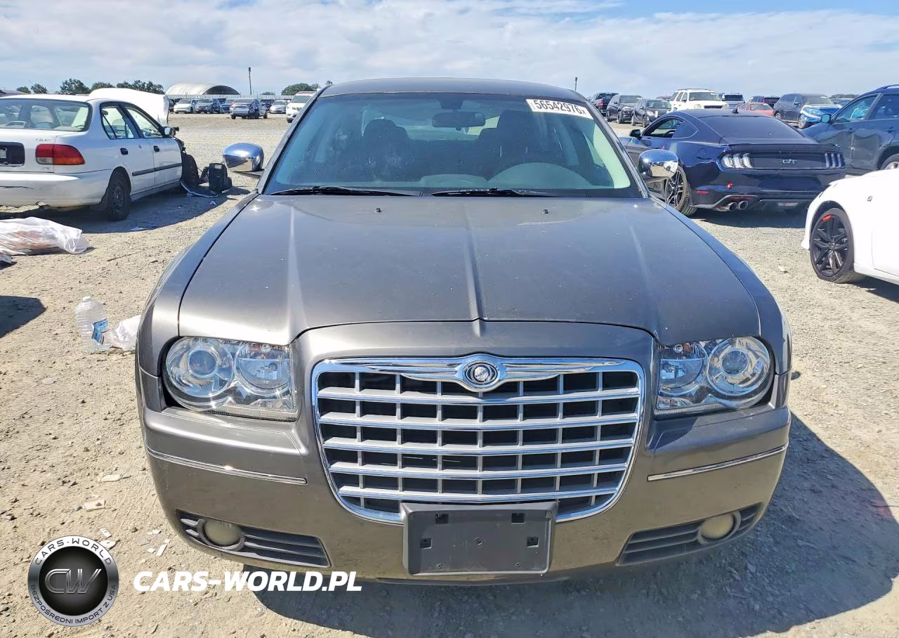2010 Chrysler 300 Touring VIN:2C3CA4CD3AH112664 - 5