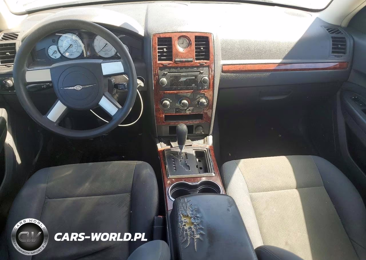 2010 Chrysler 300 Touring VIN:2C3CA4CD3AH112664 - 8