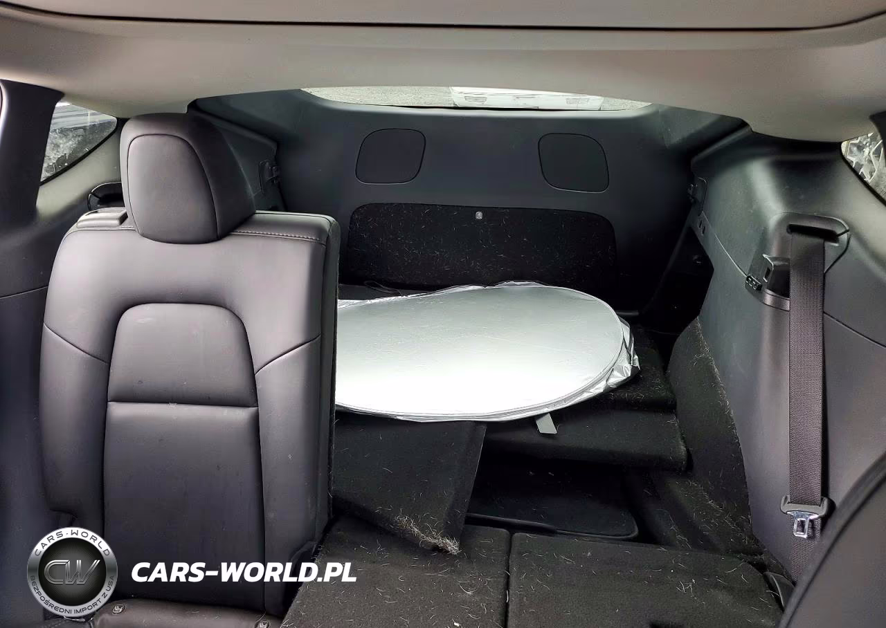 2020 Tesla Model Y VIN:5YJYGDEF3LF002298 - 10