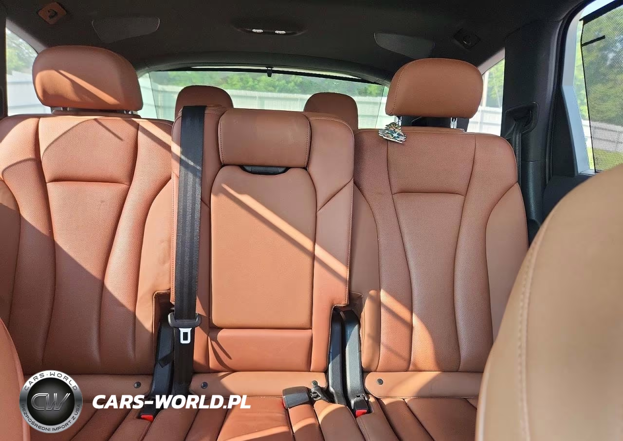 2021 Audi Q7 Prestige VIN:WA1VXAF70MD022908 - 10