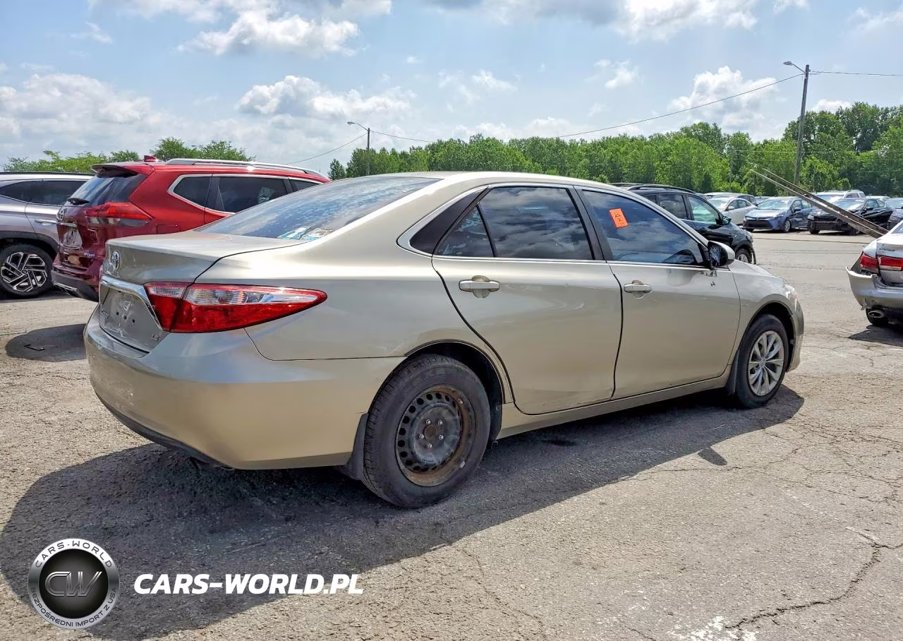 2016 Toyota Camry Le VIN:4T4BF1FK7GR572001 - 3