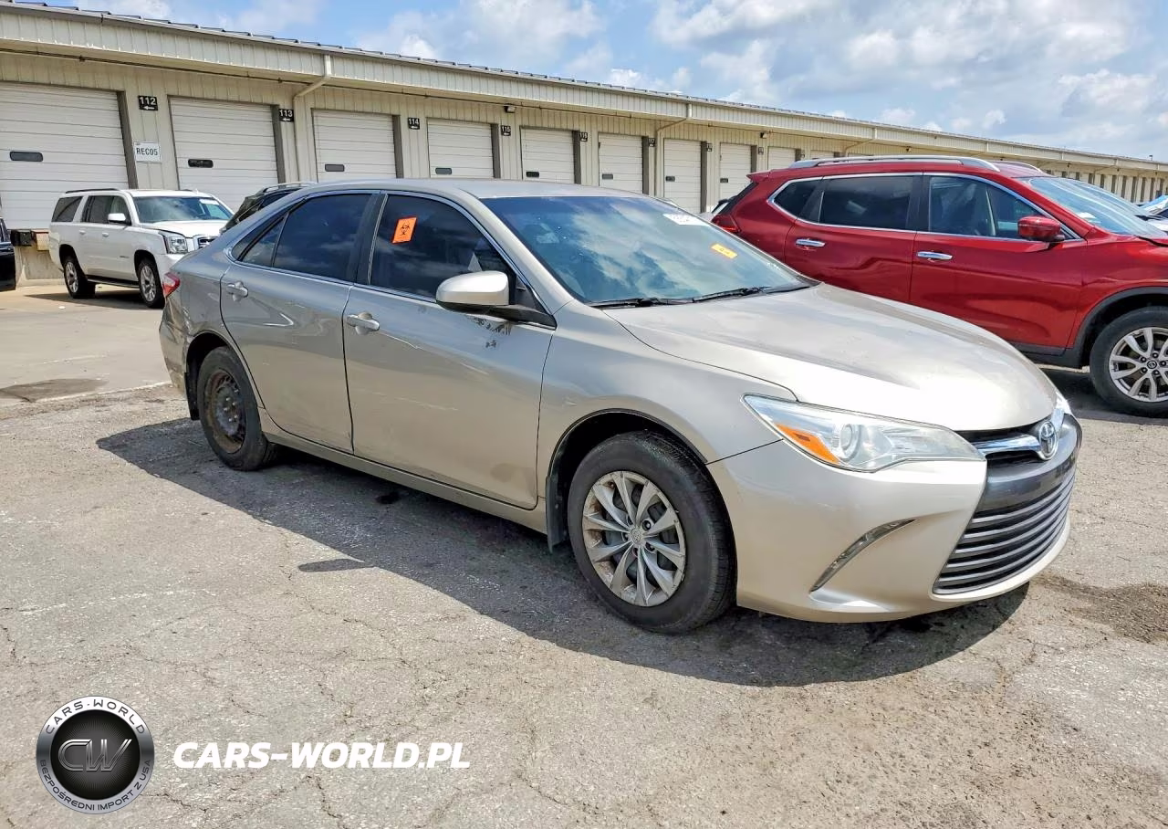 2016 Toyota Camry Le VIN:4T4BF1FK7GR572001 - 4