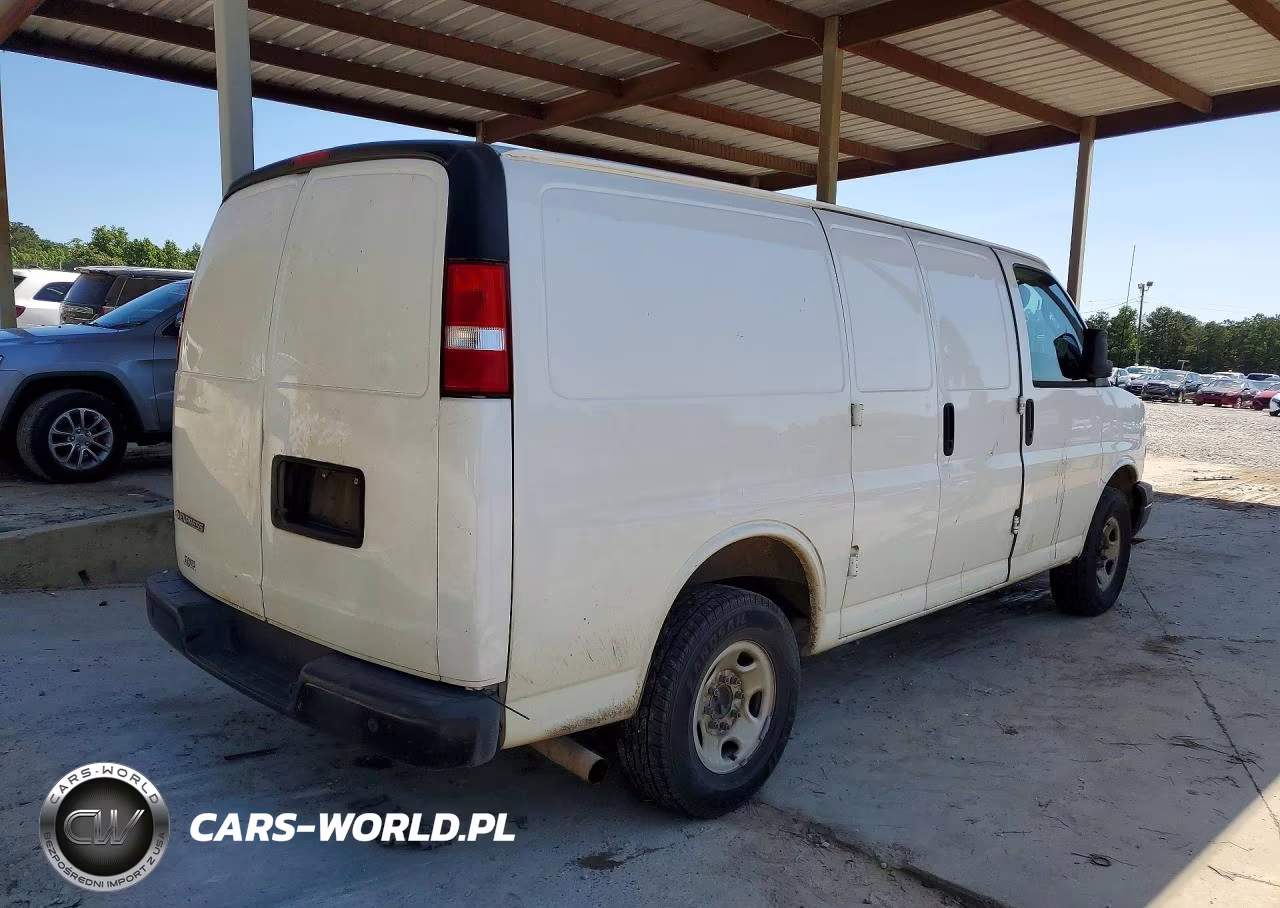 2022 Chevrolet Express G2500 VIN:1GCWGAFP1N1174631 - 3
