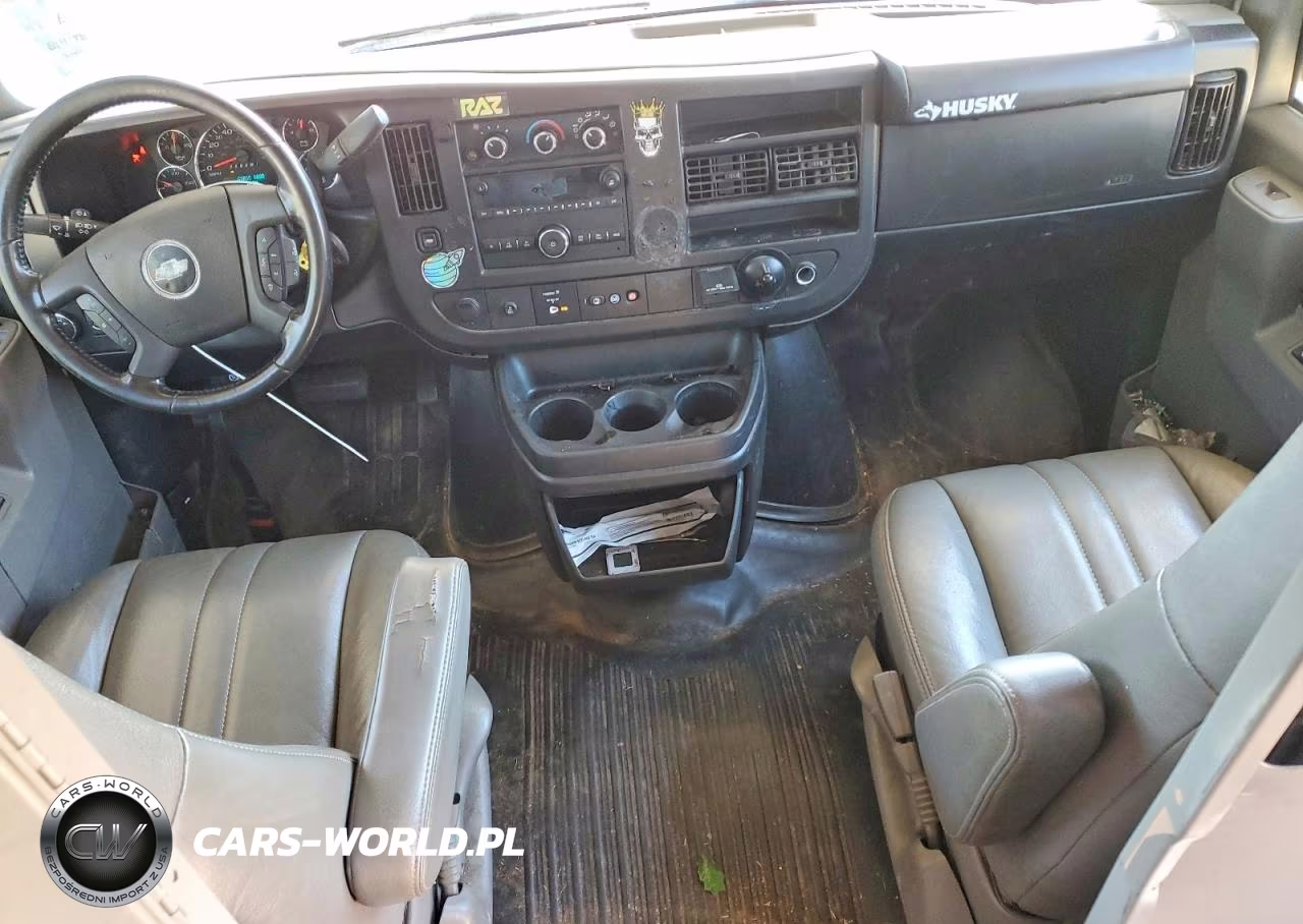2022 Chevrolet Express G2500 VIN:1GCWGAFP1N1174631 - 8