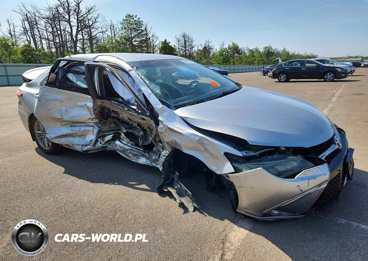 2015 Toyota Camry Se VIN:4T1BF1FK8FU093658 - 4