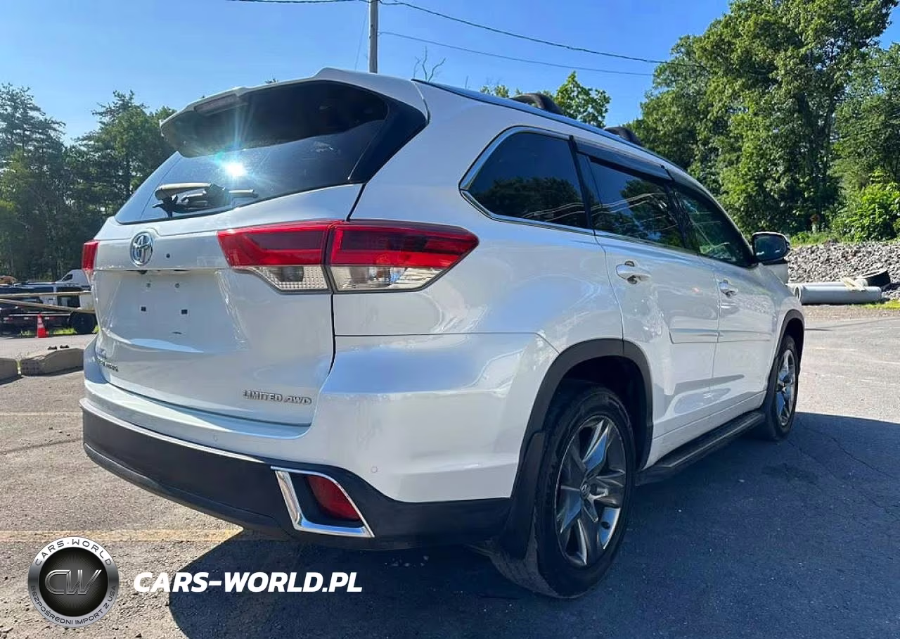 2018 Toyota Highlander Limited Platinum VIN:5TDDZRFH9JS890764 - 3