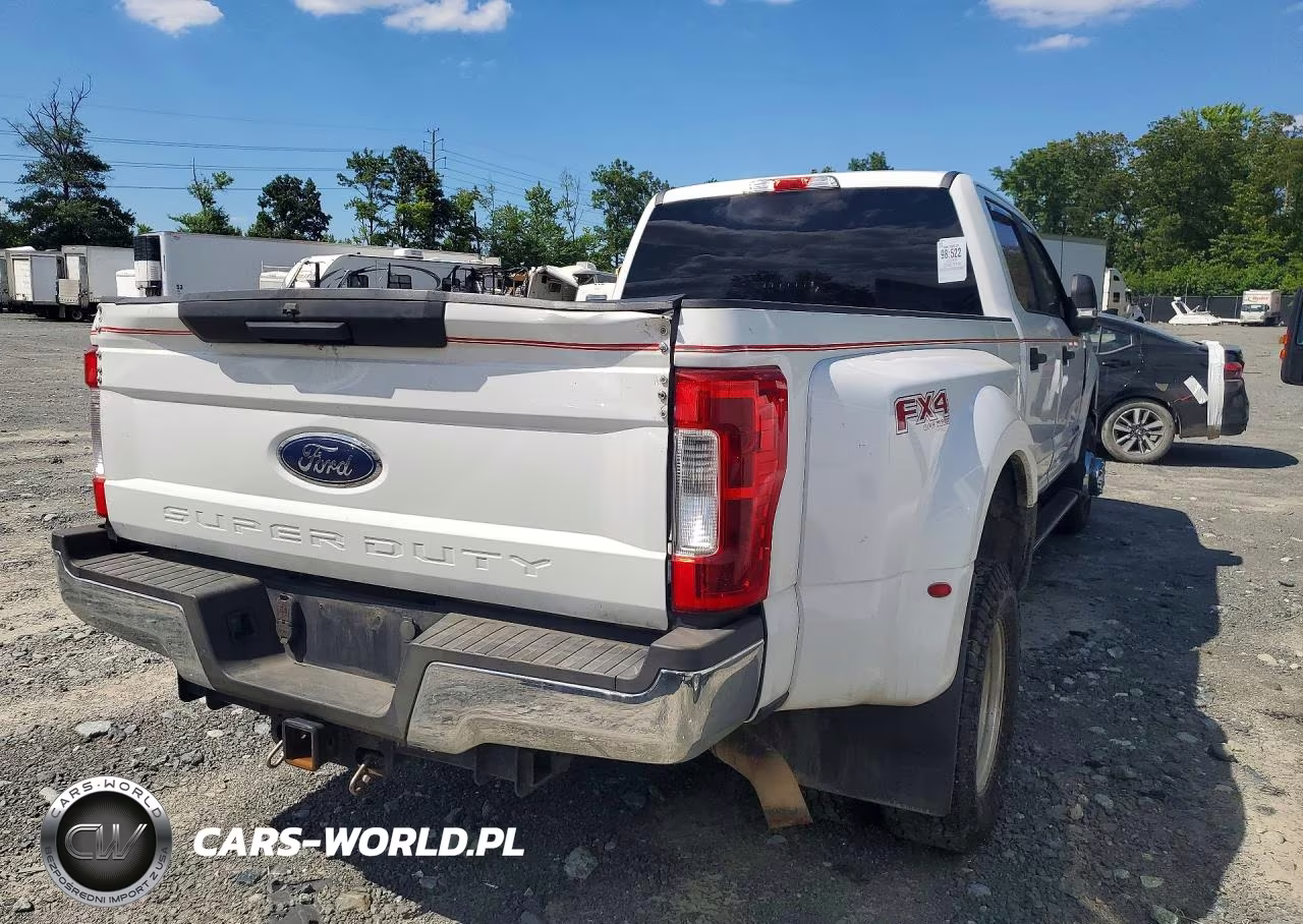 2017 Ford F350 Super Duty VIN:1FT8W3DT8HEC14028 - 3