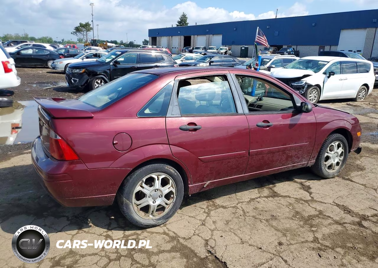 2007 Ford Focus VIN:1FAHP34N37W352315 - 3