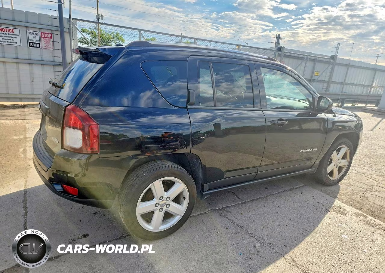 2014 Jeep Compass Latitude VIN:1C4NJCEA6ED757636 - 3