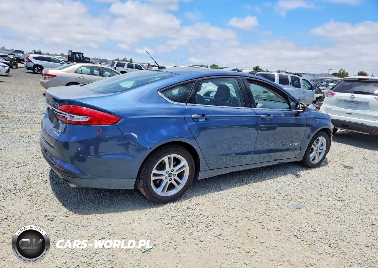 2018 Ford Fusion Se Hybrid VIN:3FA6P0LUXJR204509 - 3