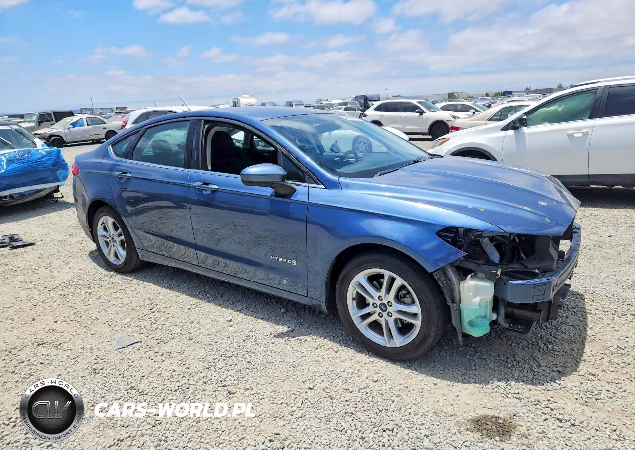 2018 Ford Fusion Se Hybrid VIN:3FA6P0LUXJR204509 - 4