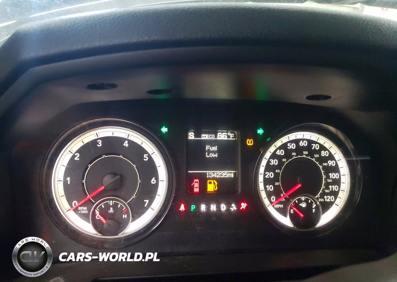 2018 Ram 1500 St VIN:1C6RR7FG5JS327324 - 9