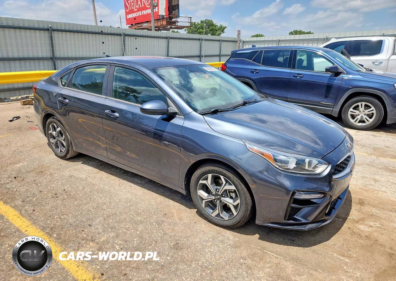 2019 Kia Forte Lxs VIN:3KPF24AD5KE120920 - 4