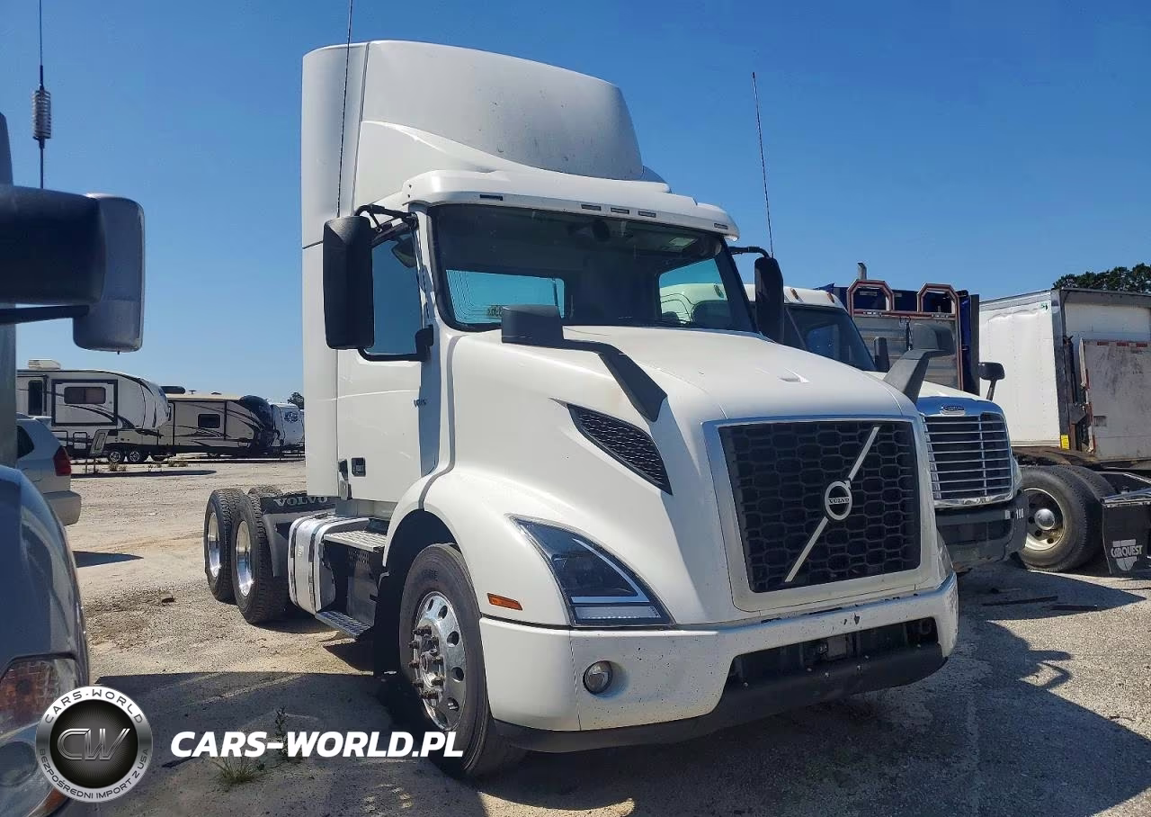 2020 Volvo Vnr Semi Truck
