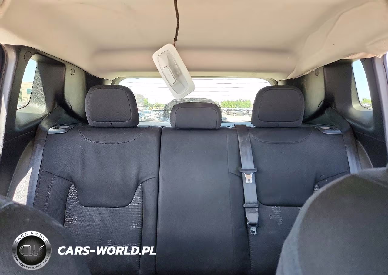 2015 Jeep Renegade Latitude VIN:ZACCJABH7FPC13386 - 10