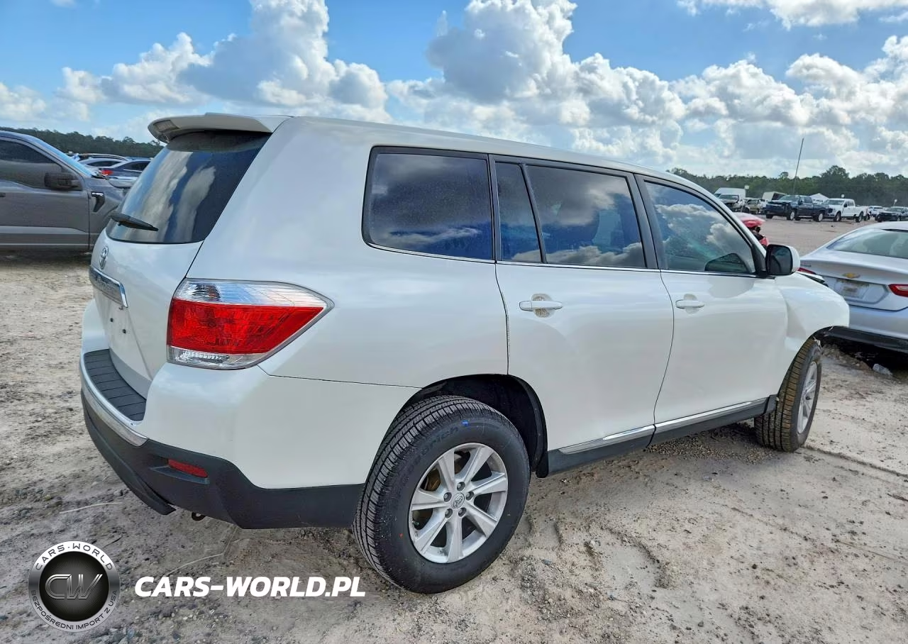 2013 Toyota Highlander Base VIN:5TDZA3EH8DS037286 - 3