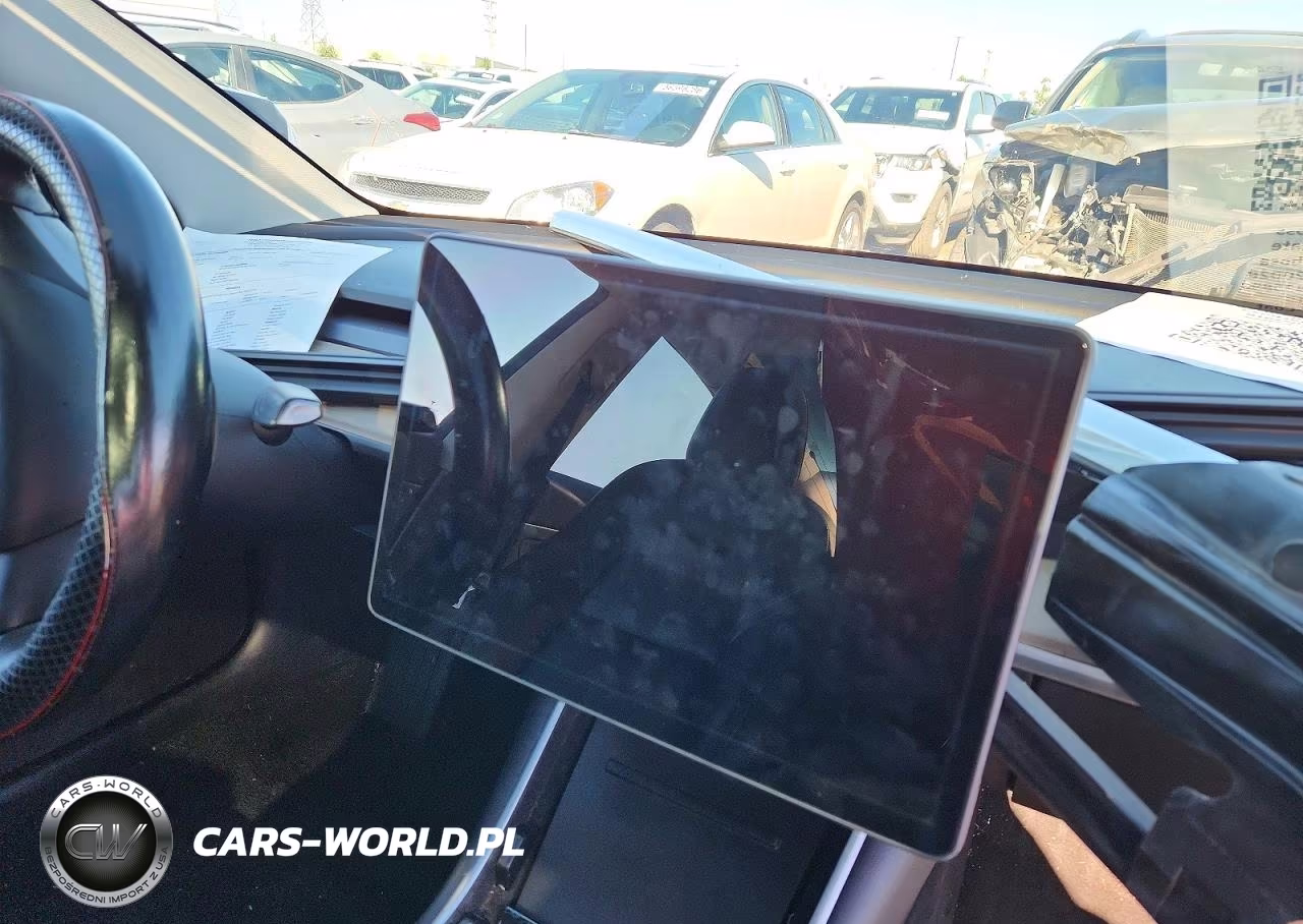 2019 Tesla Model 3 VIN:5YJ3E1EA9KF435898 - 9