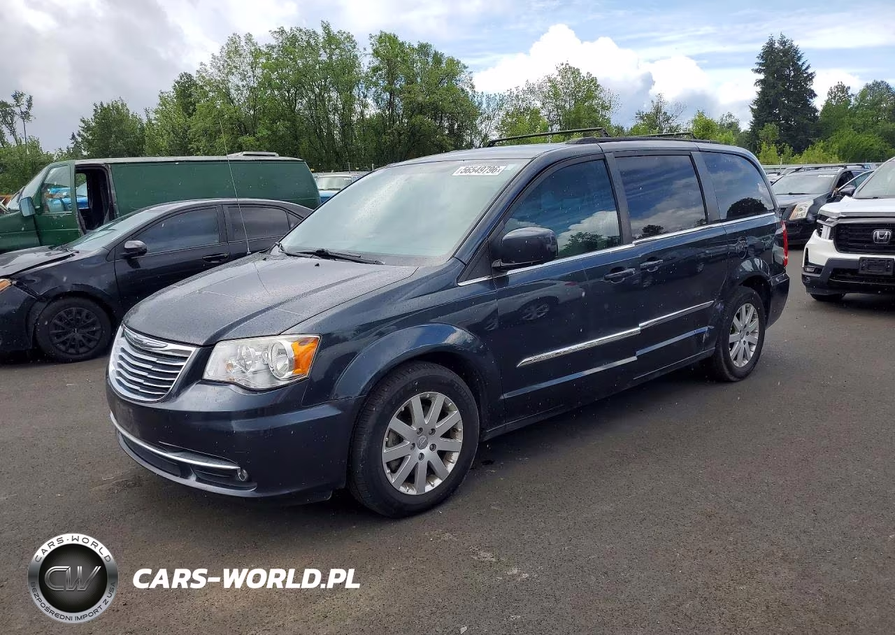 2013 Chrysler Town & Country Touring – zdjęcie 1 z 12
