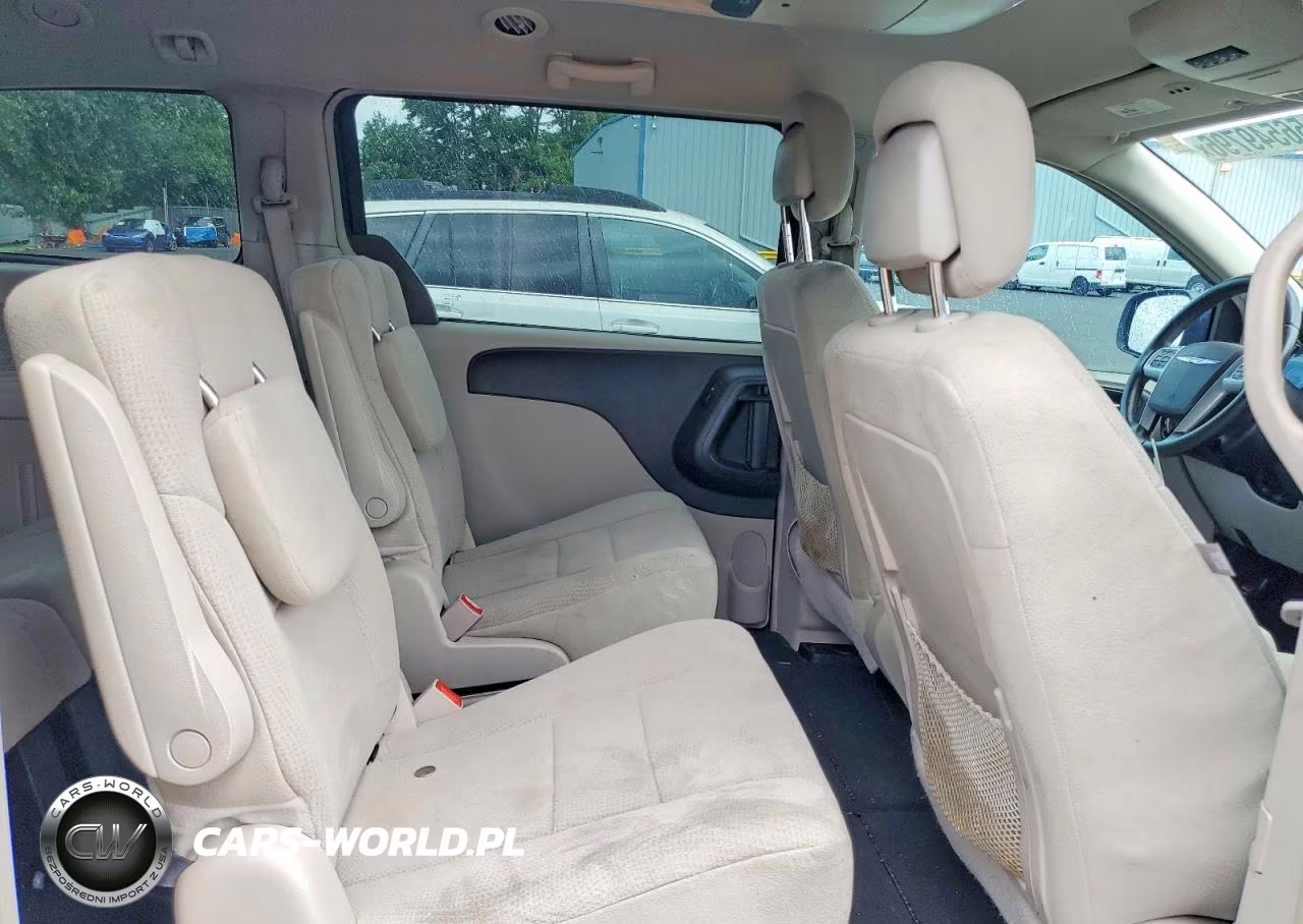 2013 Chrysler Town & Country Touring VIN:2C4RC1BG0DR632233 - 10