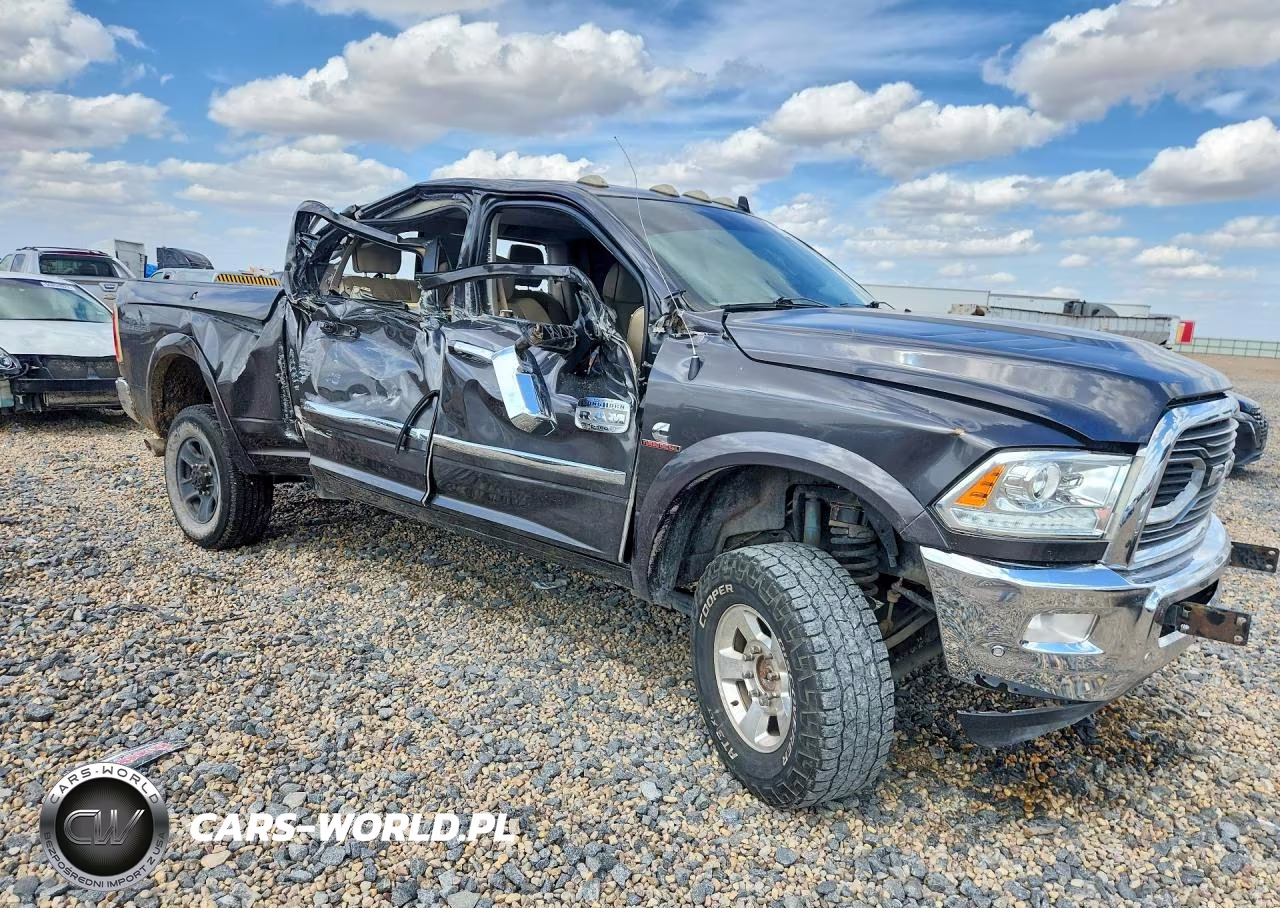 2018 Ram 2500 Longhorn VIN:3C6UR5GL0JG262786 - 4