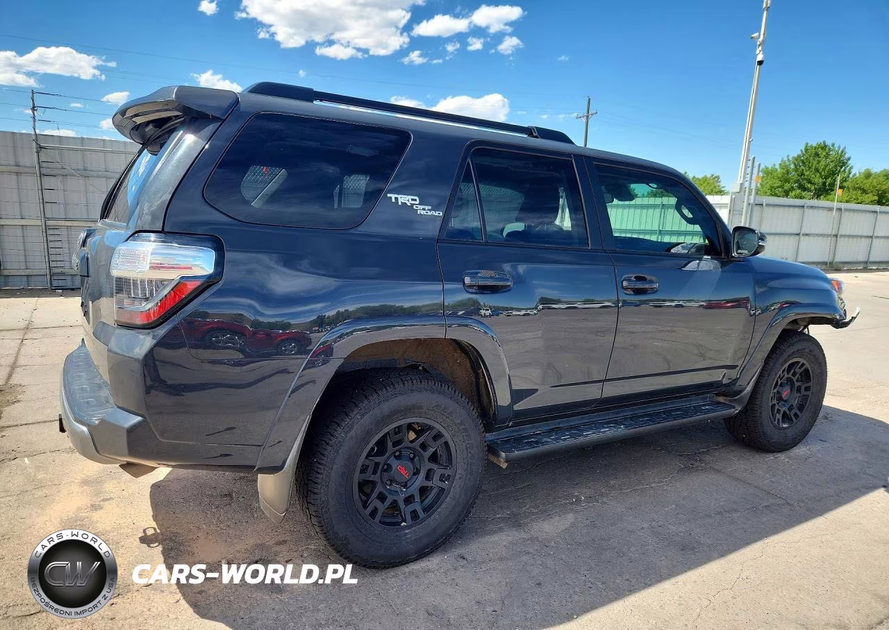2024 Toyota 4Runner Trd Off-Road Premium VIN:JTERU5JR7R6224412 - 3