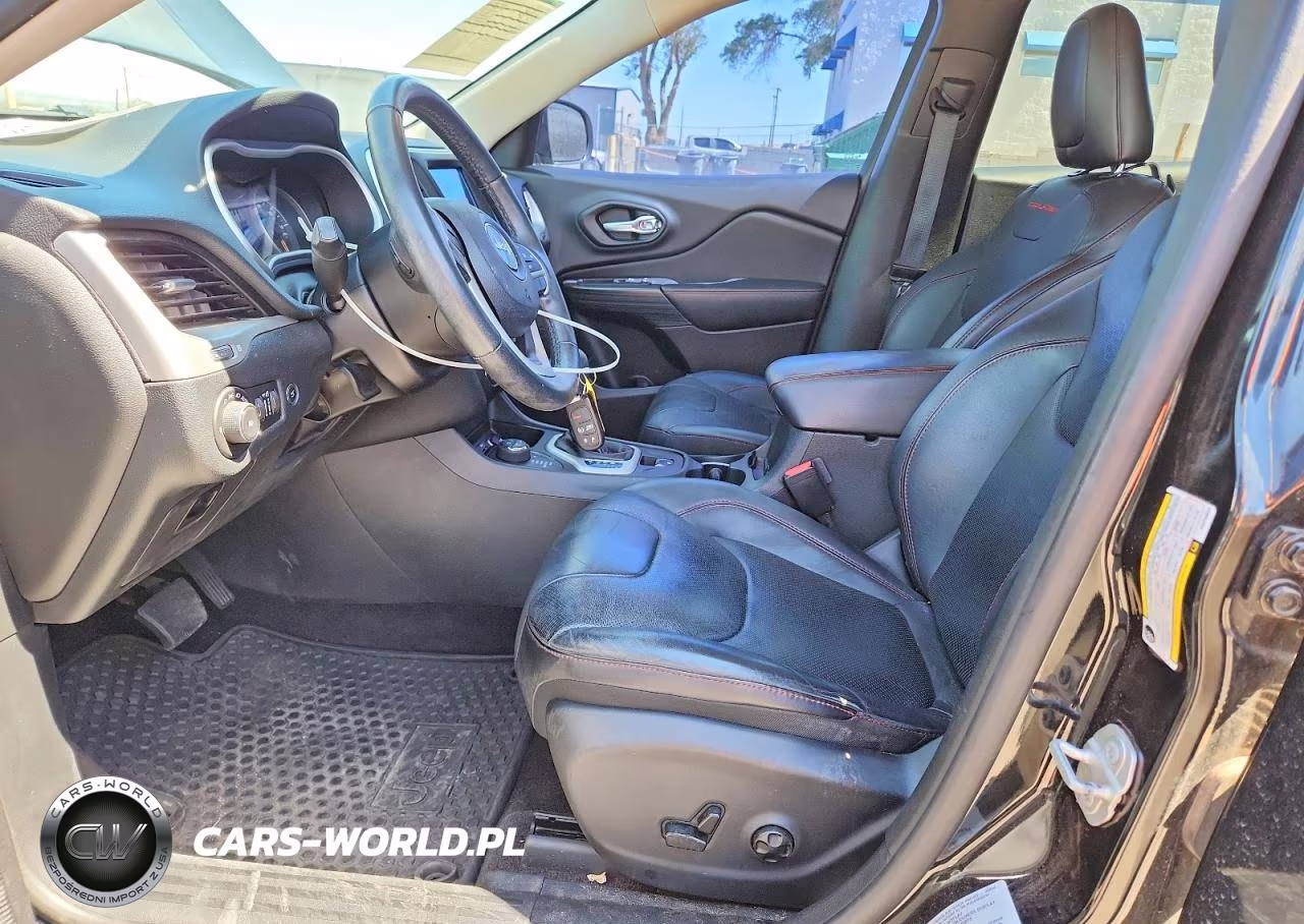 2016 Jeep Cherokee Trailhawk VIN:1C4PJMBS6GW246849 - 7