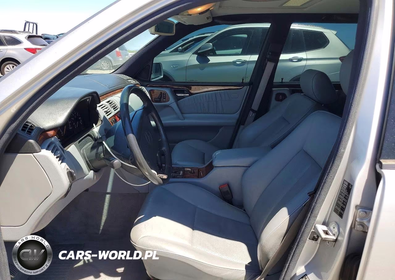 1999 Mercedes-Benz E 320 4Matic VIN:WDBJH82F9XX013987 - 7