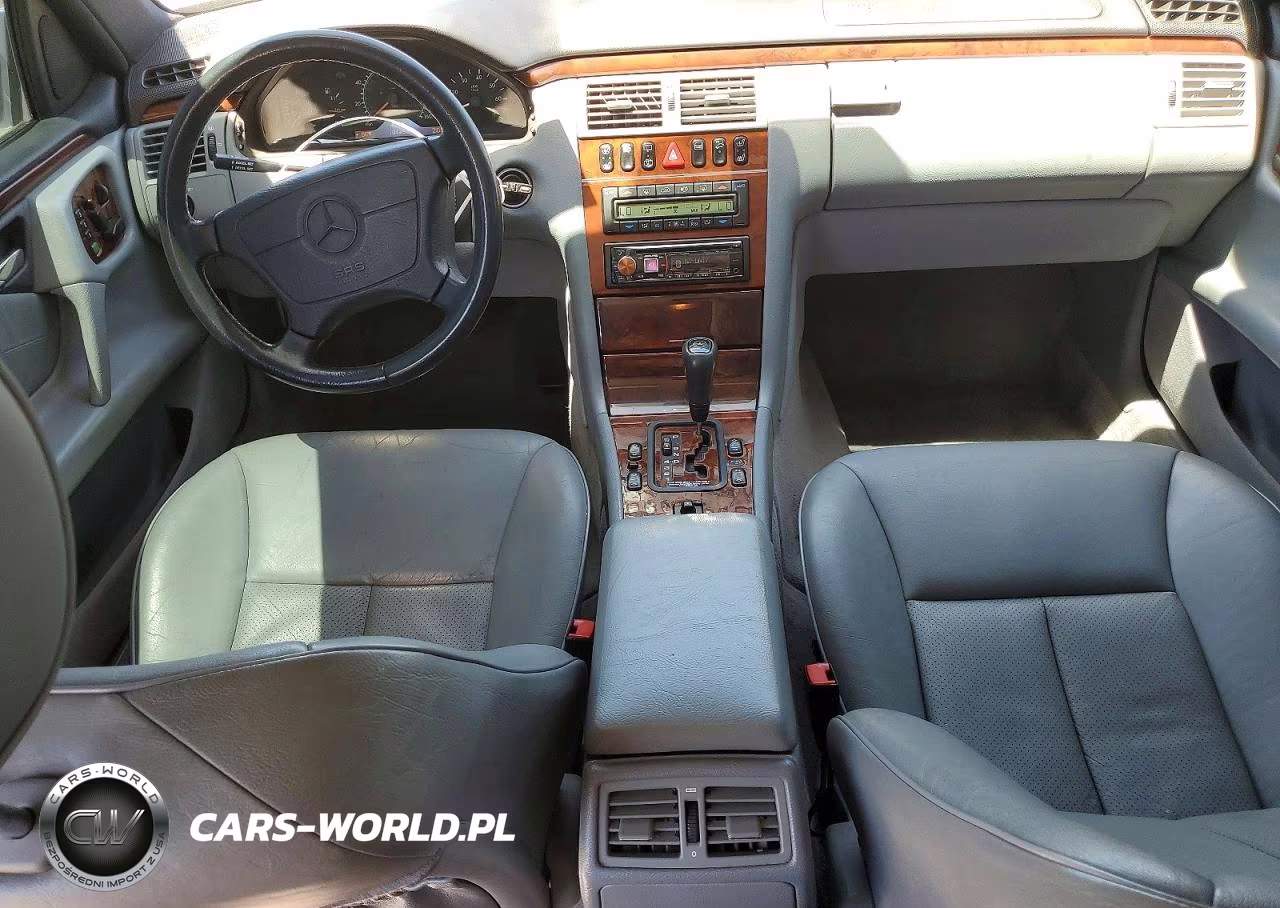 1999 Mercedes-Benz E 320 4Matic VIN:WDBJH82F9XX013987 - 8