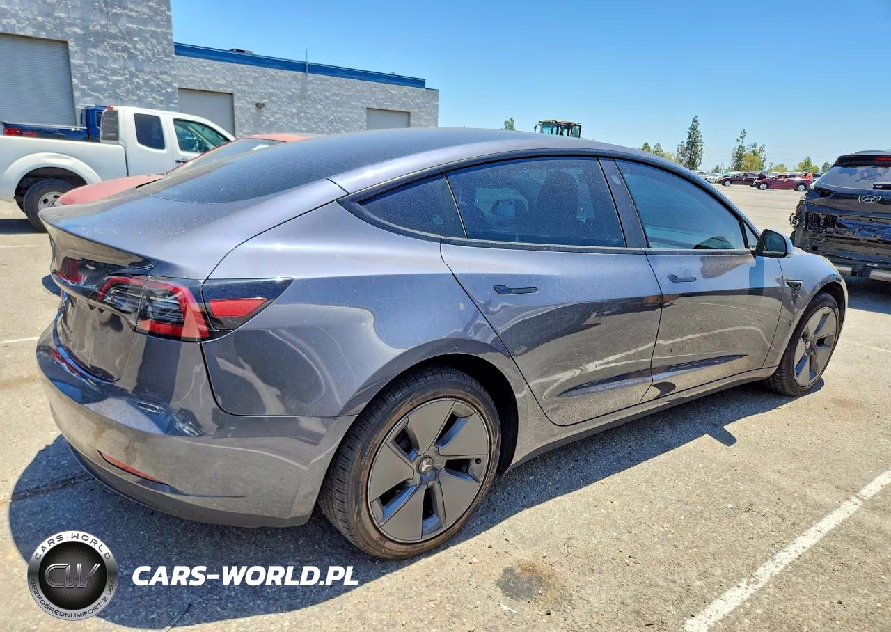 2023 Tesla Model 3 VIN:5YJ3E1EA8PF692056 - 3