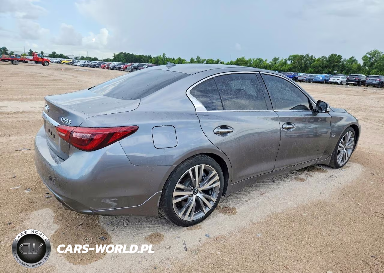 2018 Infiniti Q50 Luxe VIN:JN1EV7AP9JM361252 - 3