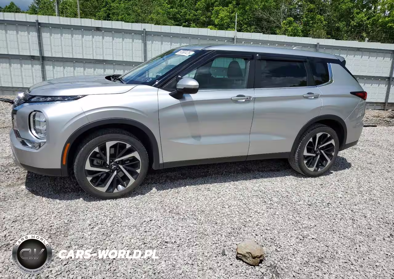 2022 Mitsubishi Outlander Se