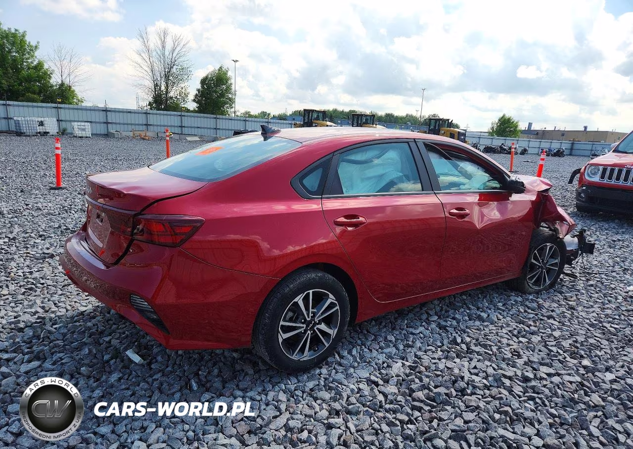 2024 Kia Forte Lxs VIN:3KPF24AD3RE767813 - 3