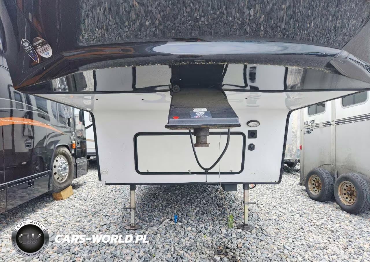 2018 Forest River Crusader Camper VIN:5ZT3CSZB0JG122885 - 8