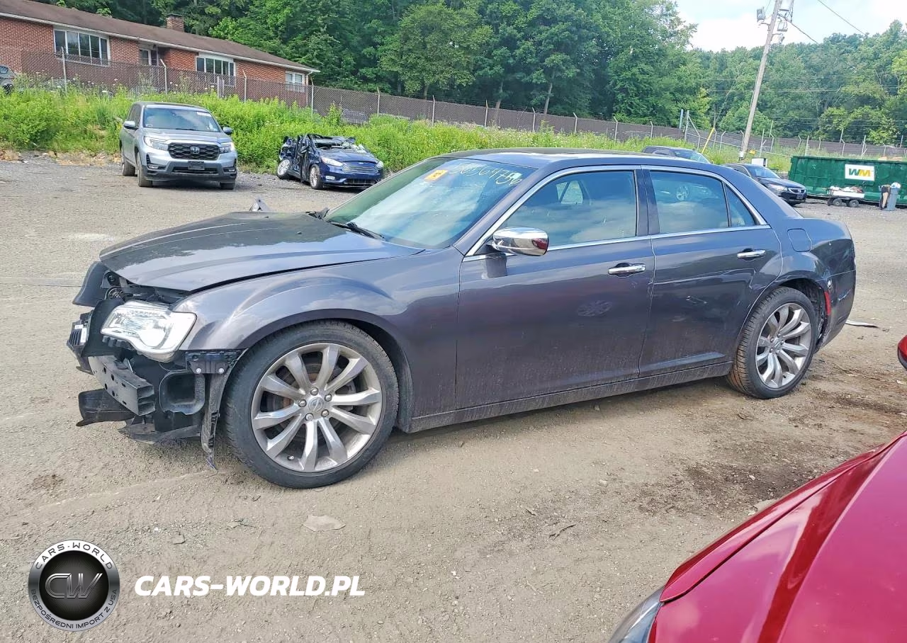 2018 Chrysler 300 – zdjęcie 1 z 12