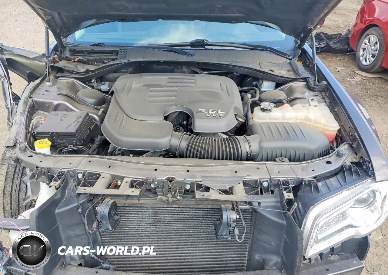 2018 Chrysler 300 VIN:2C3CCAEG3JH190913 - 11