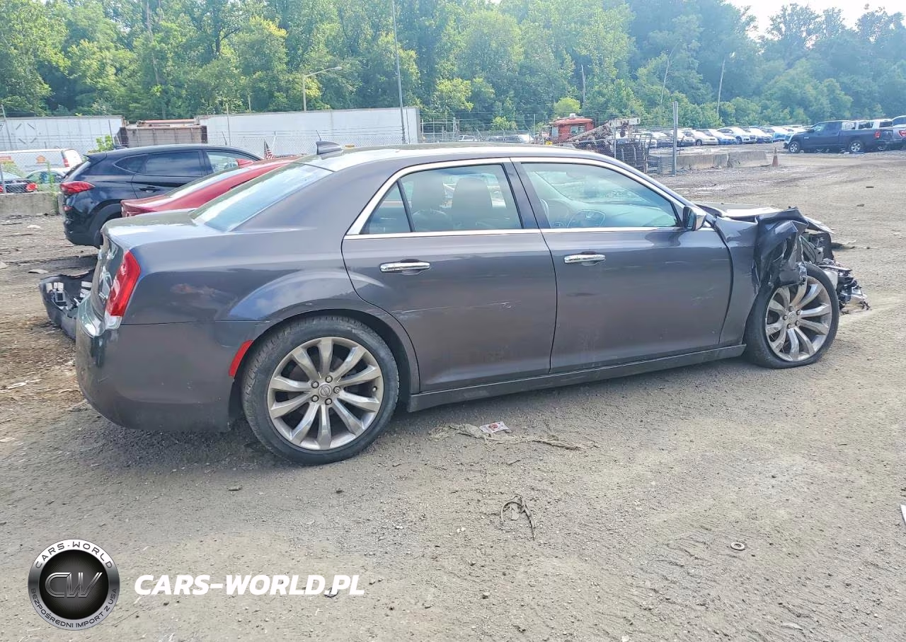 2018 Chrysler 300 VIN:2C3CCAEG3JH190913 - 3