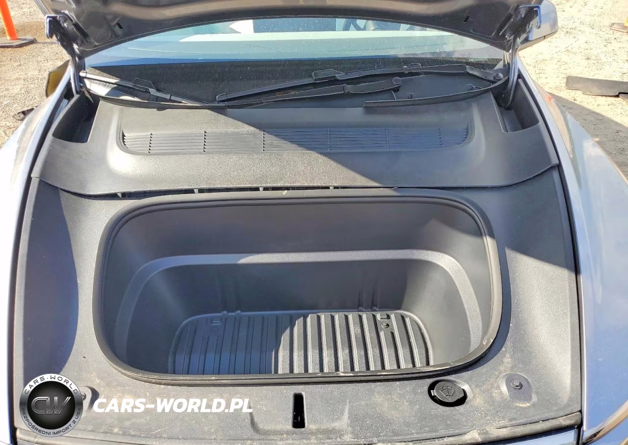 2026 Tesla Model Y VIN:7SAYGDEE6TA450767 - 11