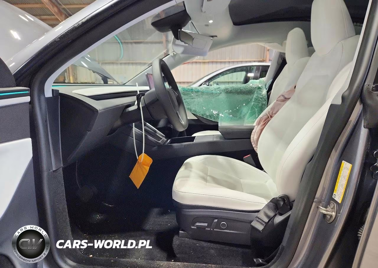 2026 Tesla Model Y VIN:7SAYGDEE6TA450767 - 7