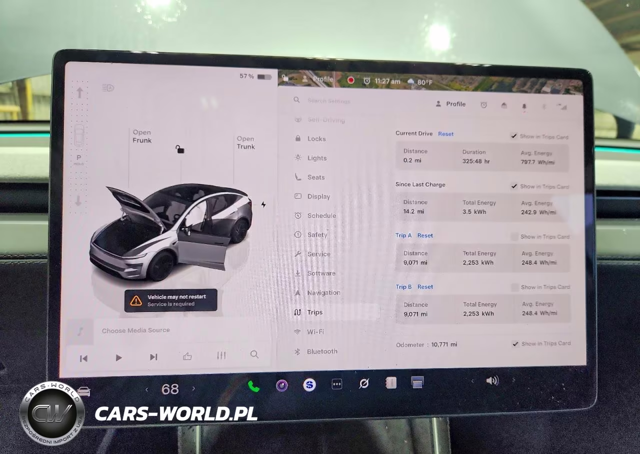 2026 Tesla Model Y VIN:7SAYGDEE6TA450767 - 9
