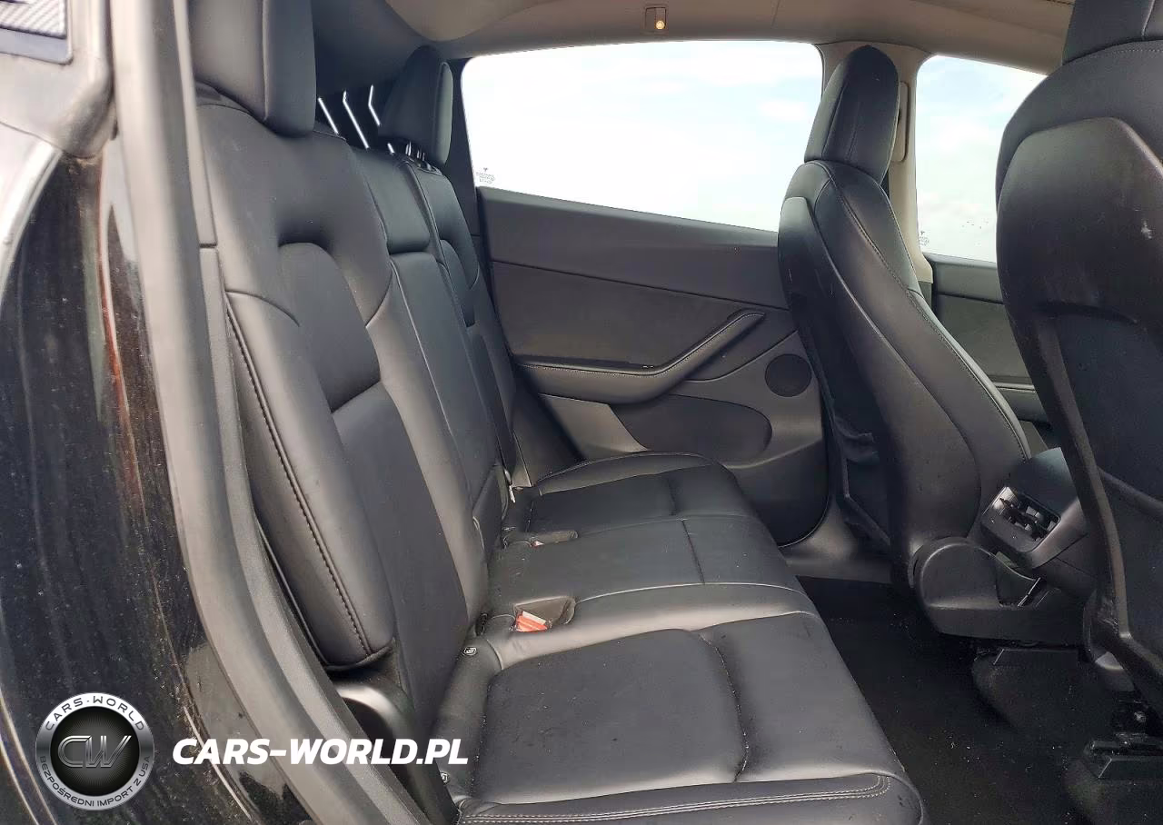 2020 Tesla Model Y VIN:5YJYGDEE9LF025639 - 11