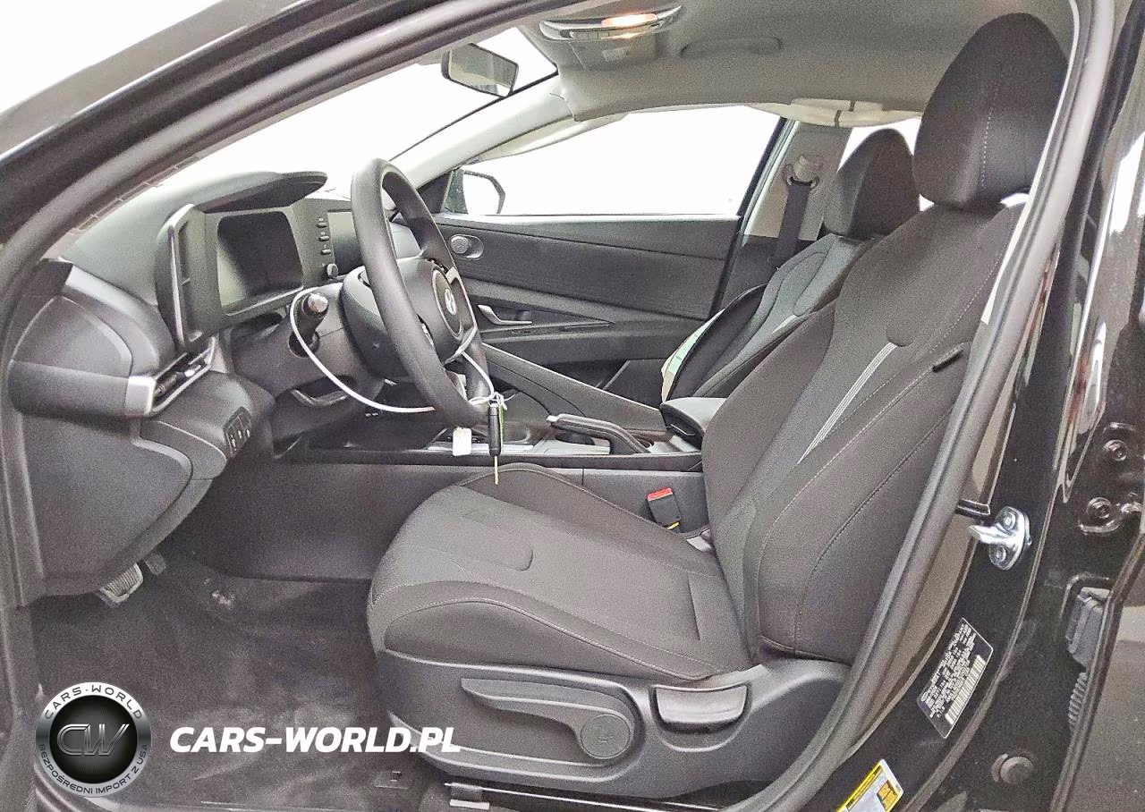 2026 Hyundai Elantra Se VIN:KMHLL4DG0TU203739 - 7