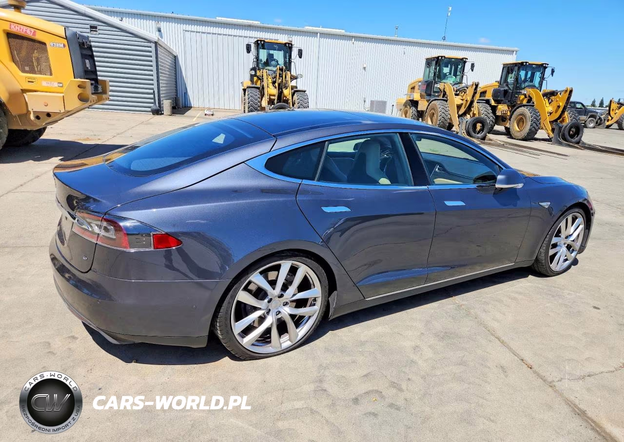 2015 Tesla Model S VIN:5YJSA1E29FF119696 - 3