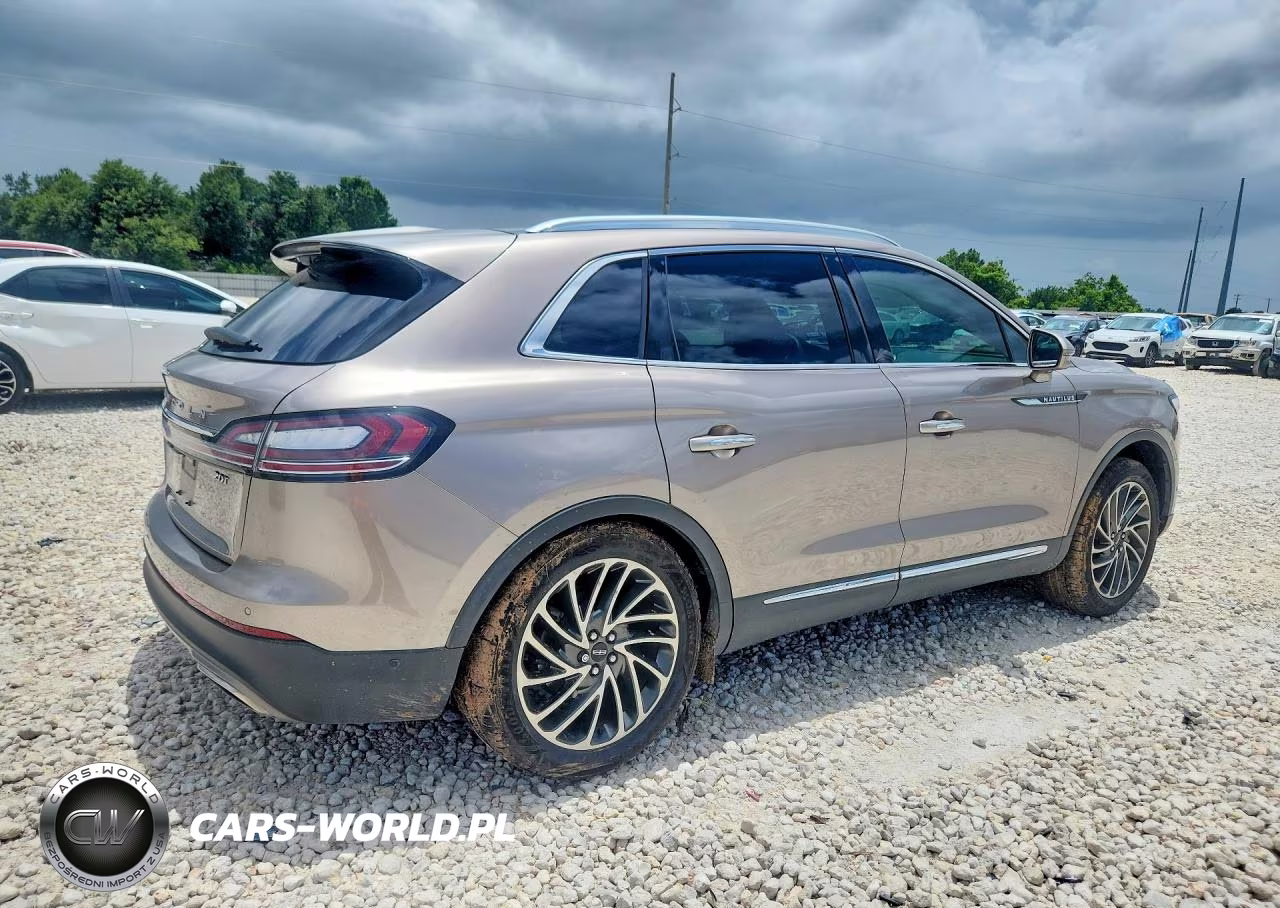 2019 Lincoln Nautilus Reserve VIN:2LMPJ6L95KBL53912 - 3