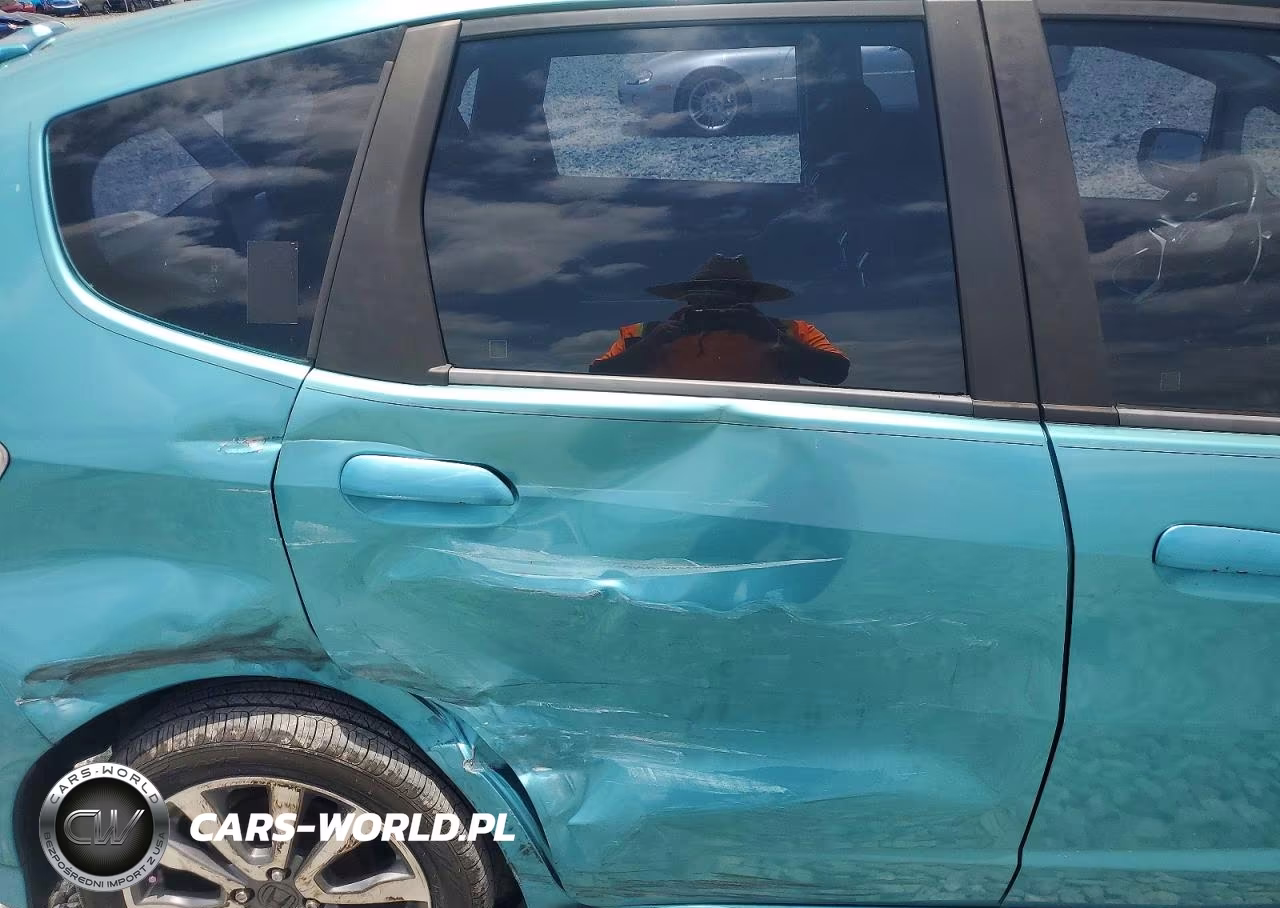 2013 Honda Fit Sport VIN:JHMGE8H56DC006998 - 10