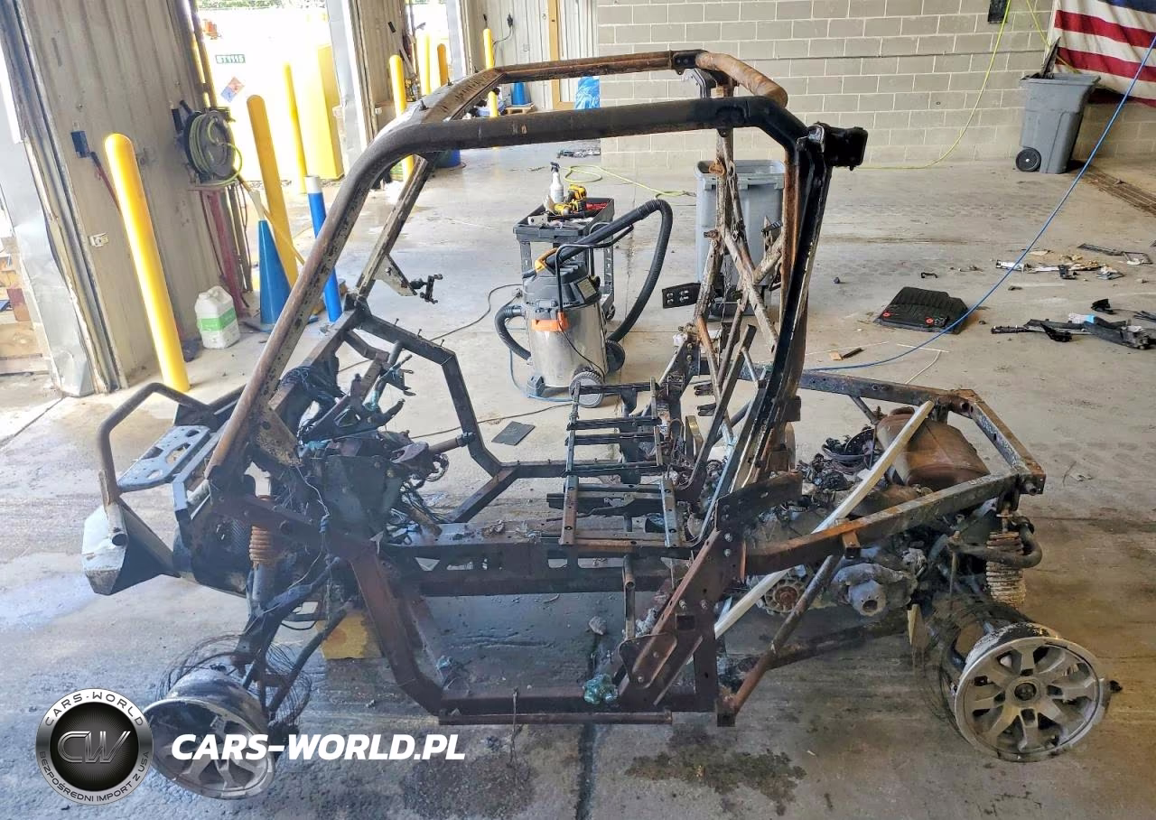 2022 Can-Am Defender Utility Vehicle VIN:3JBUVAX48NK005435 - 10