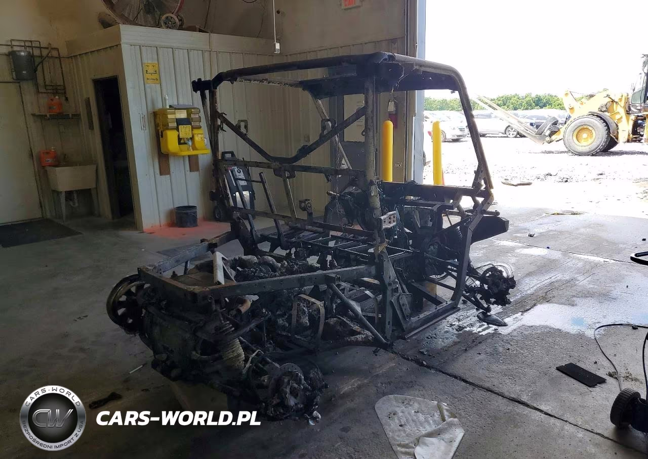 2022 Can-Am Defender Utility Vehicle VIN:3JBUVAX48NK005435 - 4